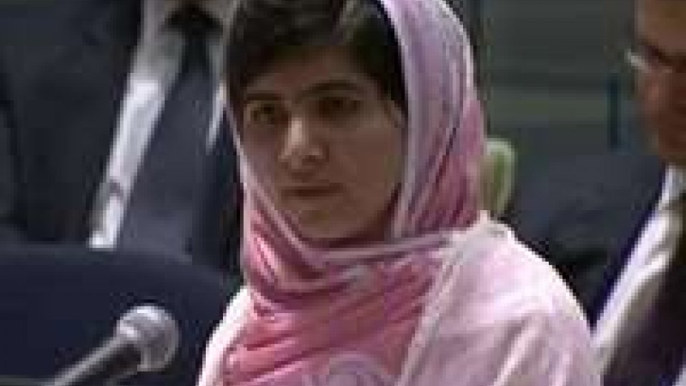 Malala: libro e penna contro l'estremismo. Il discorso all'ONU della 16enne candidata al NobelMalala: libro e penna contro l'estremismo. Il discorso all'ONU della 16enne candidata al Nobel