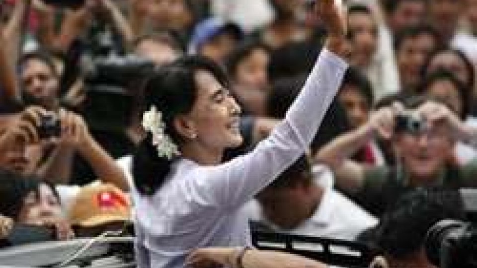 Birmania: il partito di Aung San Suu Kyi in vantaggio nelle elezioni presidenziali