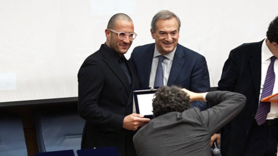 La consegna del premioA Roma il premio all'innovazione: sul palco anche la Tiss'You San Marino