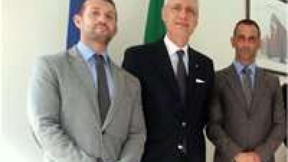 Marò: notifica a aeroporti per restrizione a ambasciatore italiano