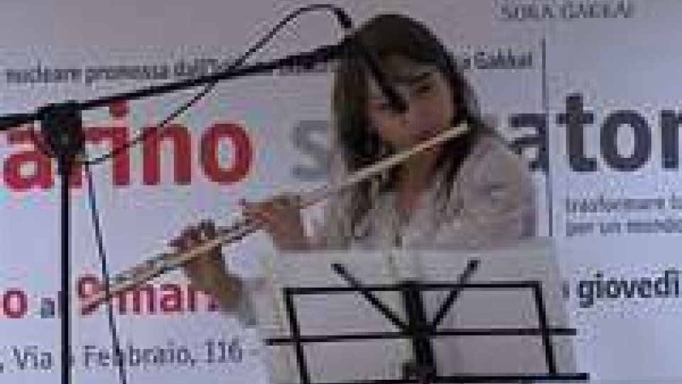 Monica Moroni a SenzAtomica, musica classica per la pace