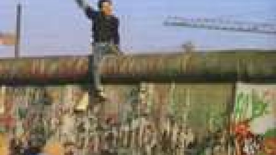 Muro di Berlino: il presidente Wulff invita al rispetto e alla libertà