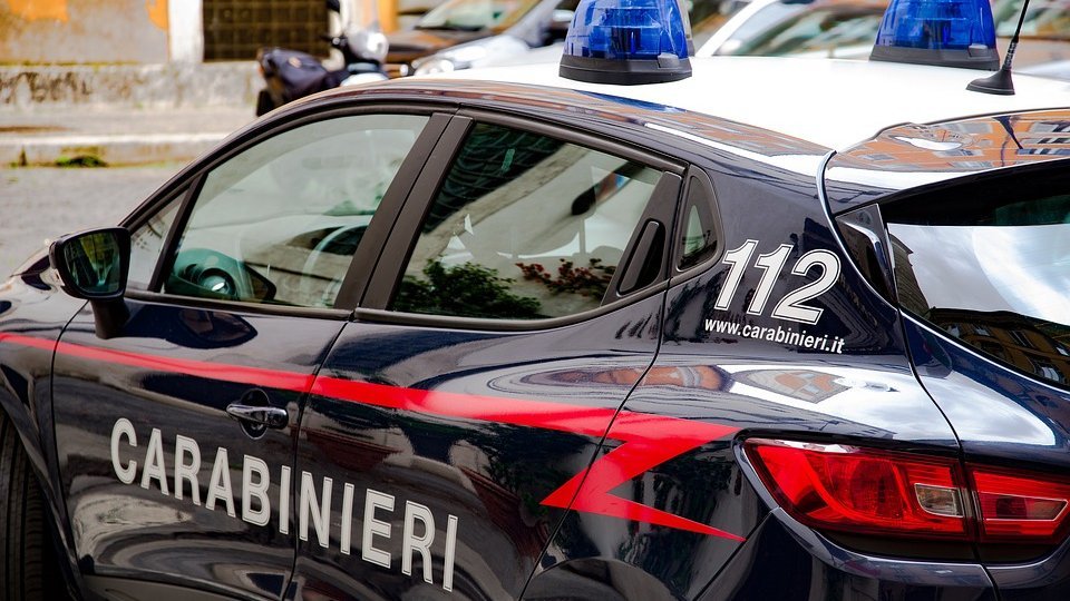 Bologna: aggrediscono i Carabinieri durante un'operazione anti-spaccio