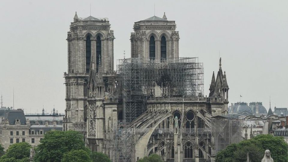 Il giorno dopo l'incendio a Notre-DameIncendio a Notre Dame: 600 milioni in donazione, per la ricostruzione