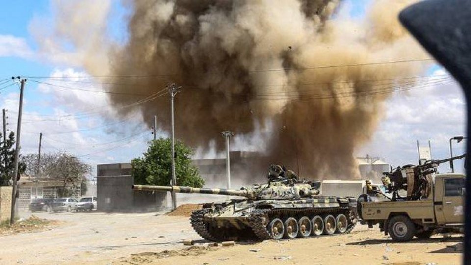 libia: missili su Tripoli. Sarraj vuole Bengasi
