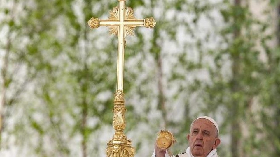 Papa Francesco: nel messaggio Urbi et Orbi la vicinanza alle vittime degli attentati in Sri Lanka