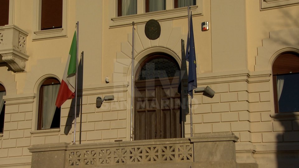 Ambasciata d'Italia a San MarinoElezioni Europee: gli italiani residenti in Repubblica, e coloro che hanno la doppia cittadinanza, potranno votare solo nei Comuni del Belpaese nelle cui liste elettorali risultano iscritti