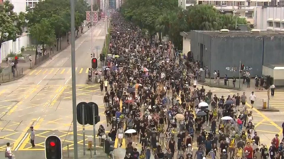 Hong Kong: continuano gli scontri