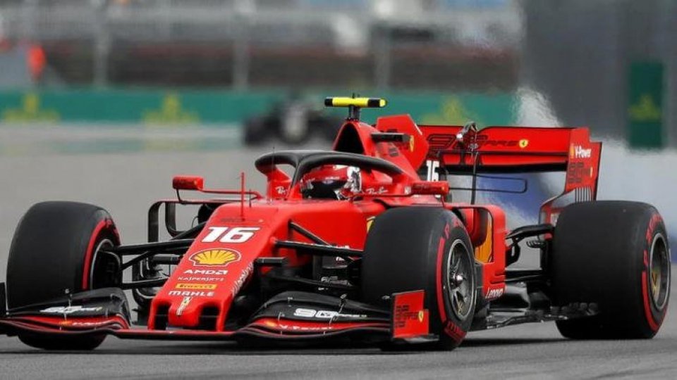Leclerc come Schumacher: pole position in Russia, la quarta consecutiva