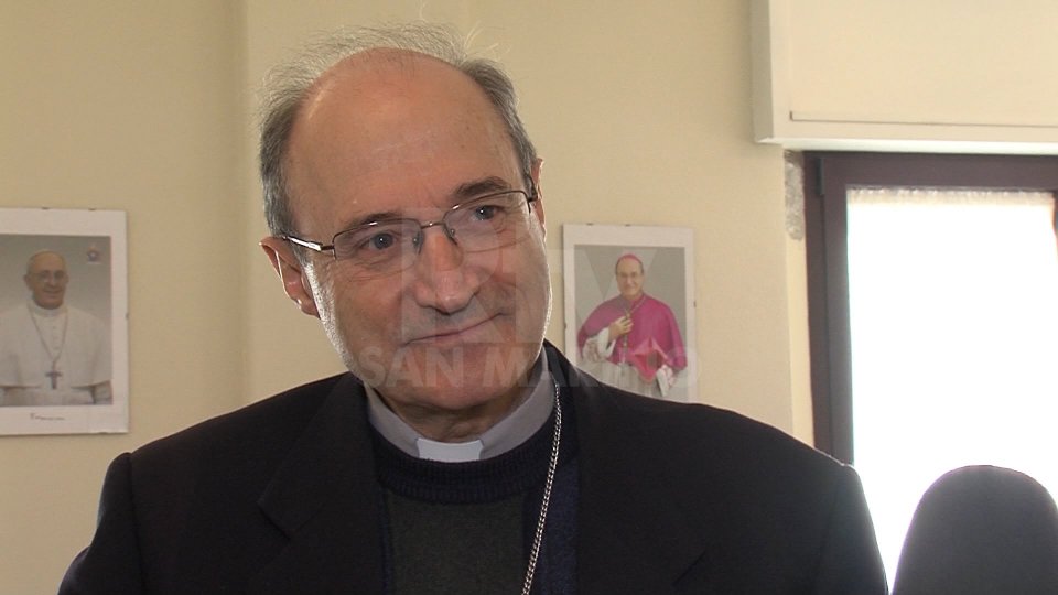 Mons. Andrea TurazziAppello del Vescovo in vista del voto. "Senza esercizio di responsabilità si finisce per essere sudditi"