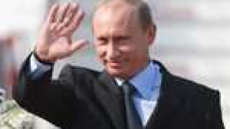 Russia: Putin ancora sotto pressione, proseguono i cortei