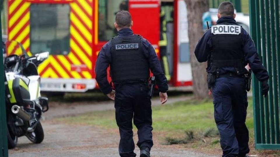 Francia: uccide a coltellate una persona e ne ferisce altre due, al grido di "Allah Akbar"