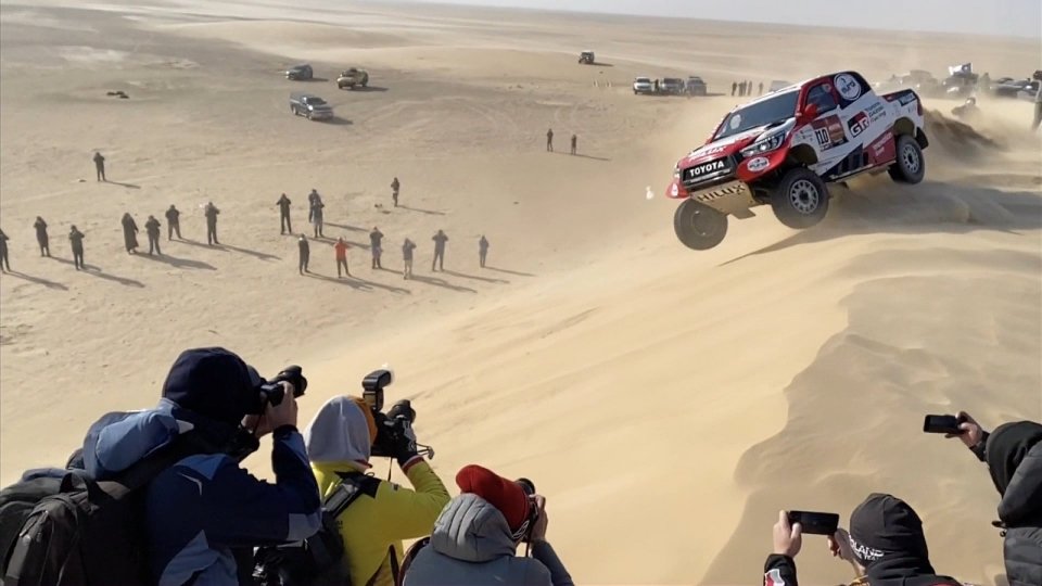 Dakar moto, vittoria di Barreda nella decima tappa accorciata per il vento. Gerini nono. Nelle auto dominio Sainz