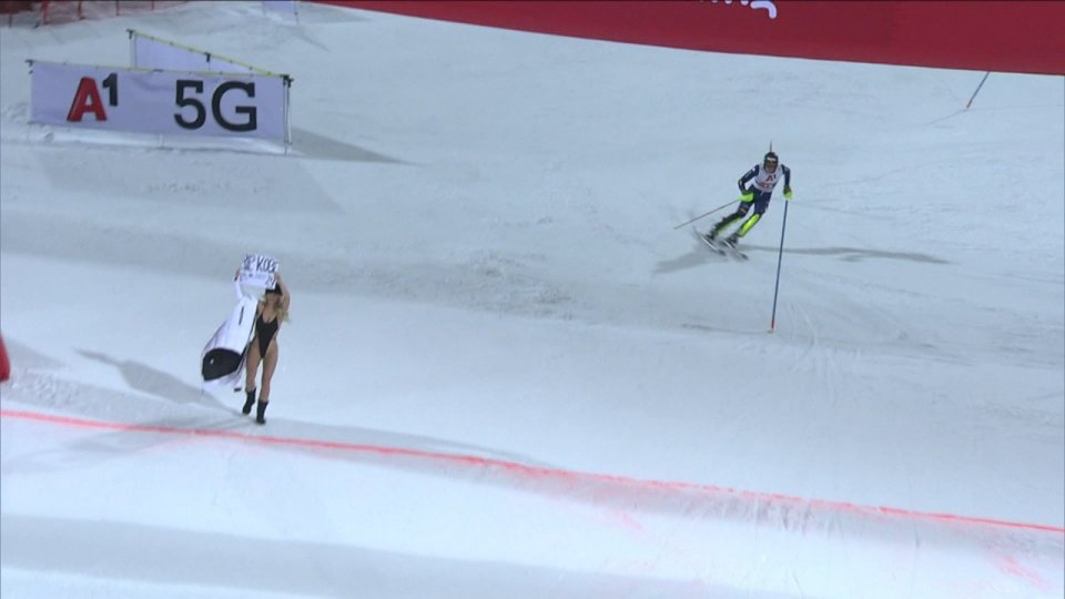 Kristoffersen vince lo slalom di Schladming dopo un curioso fuori programma