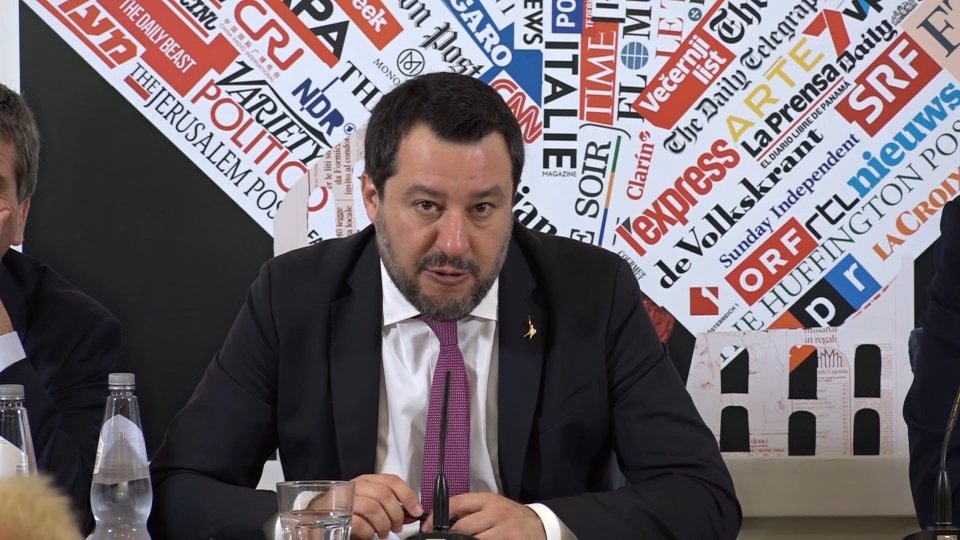 L'intervento di Matteo Salvini sul caso targhe