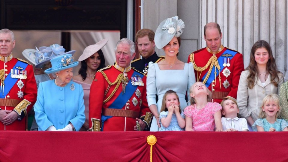 La Regina Elisabetta in isolamento lontano da Buckingham Palace