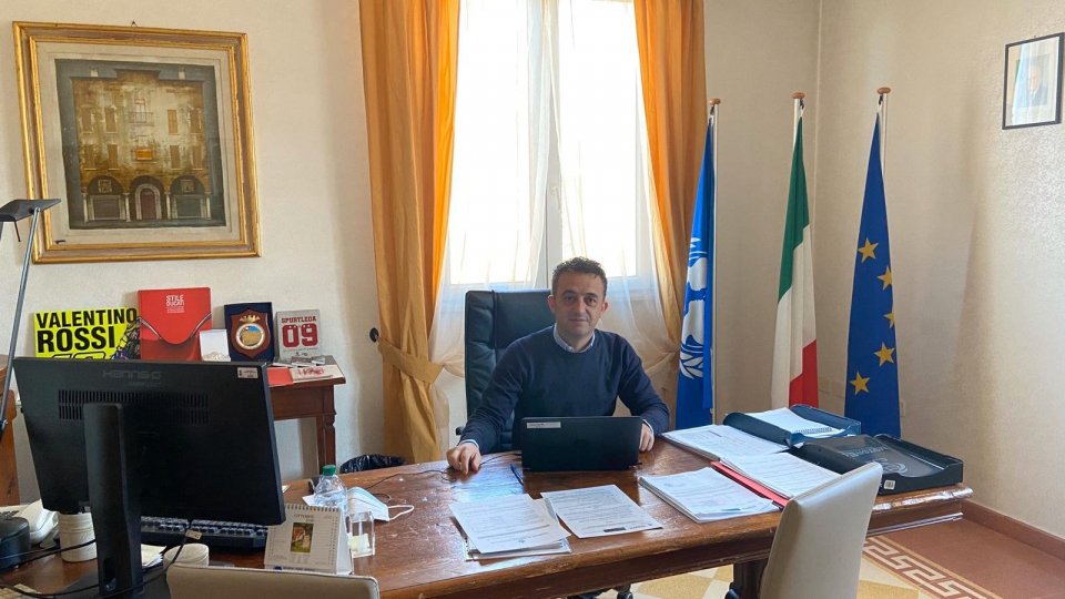 Misano Adriatico: il sindaco torna al lavoro dopo la quarantena