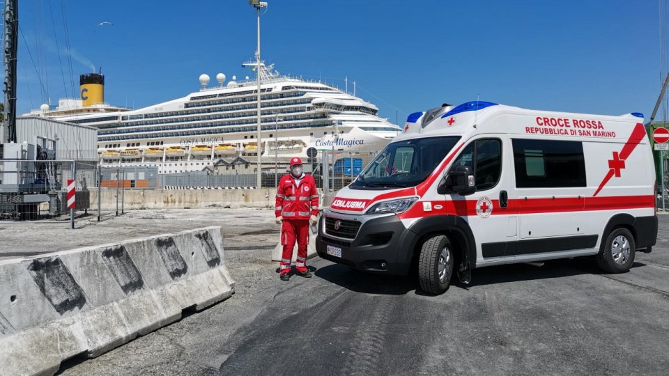 Croce Rossa al porto di Ancona