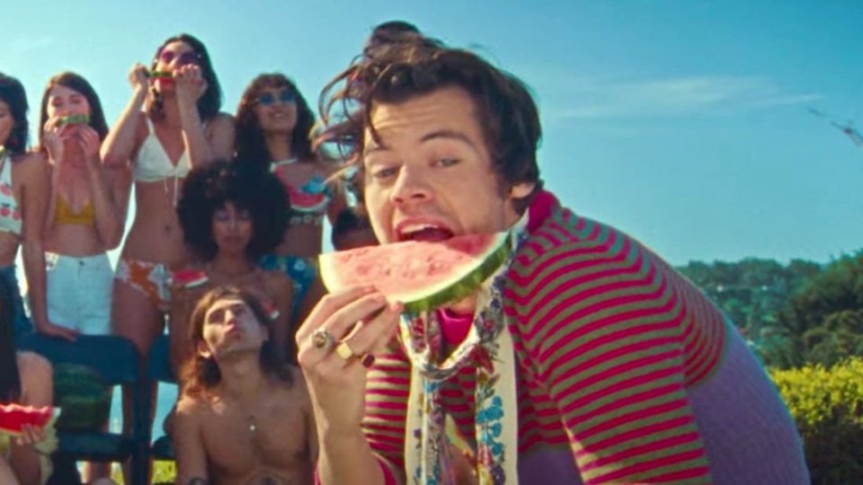 A chi dedica Harry Styles la sua nuova hit estiva?