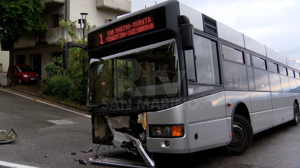 San Marino Città: scontro fra autobus e automobile, nessun ferito