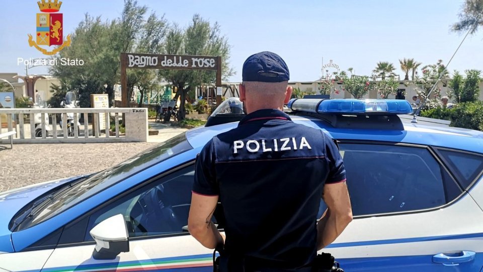 Rimini: coppia di borseggiatori col figlio piccolo in autobus, presi dalla Polizia