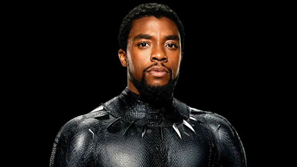 Chadwick Boseman nel film 'Black Panther'