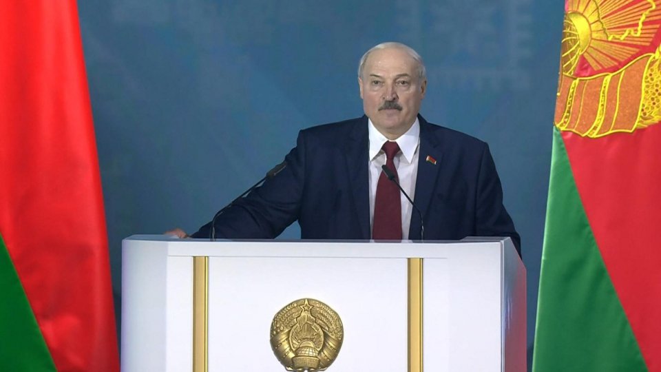 Lukashenko ha giurato in segreto per il sesto mandato. L'opposizione annuncia proteste a oltranza