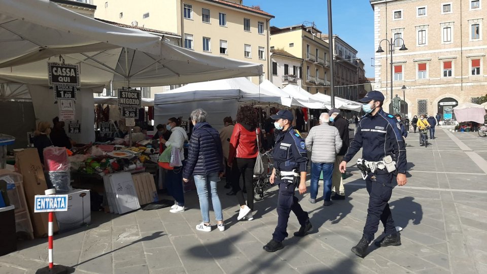 Rimini, stretta sui controlli. Polizia Municipale per mercati rionali in sicurezza
