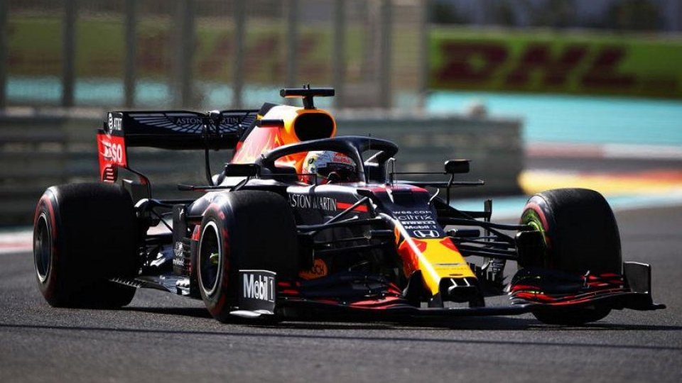GP Abu Dhabi: vince Verstappen davanti alle Mercedes, male le Ferrari