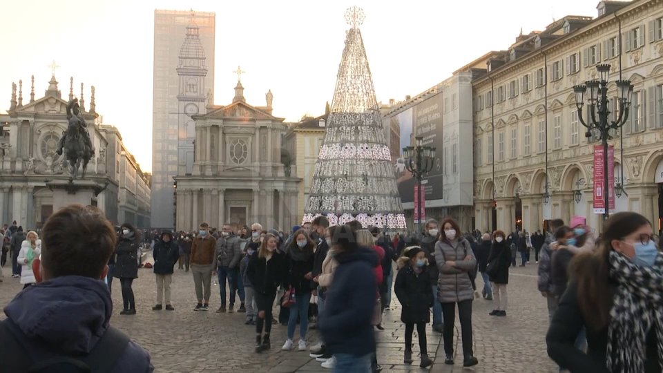 Italia: ipotesi zona rossa nazionale dal 24 dicembre al 3 gennaio nei festivi e prefestivi