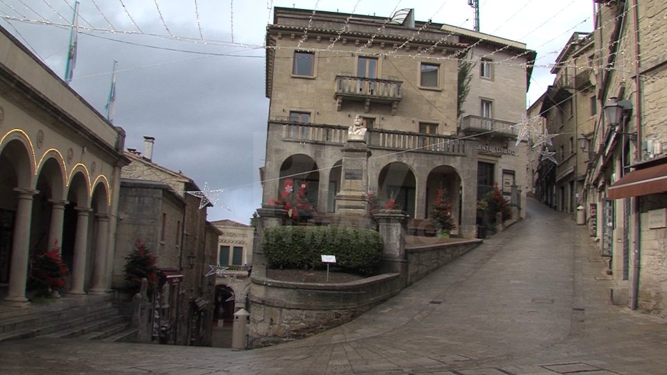 Natale in "lockdown": strade deserte a San Marino e Rimini. Ecco le immagini