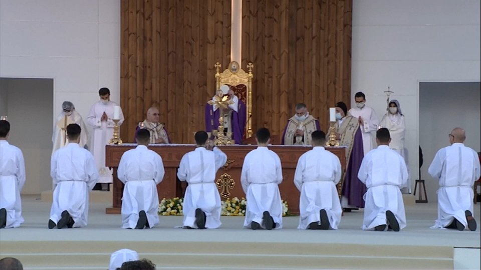 Papa incontra i cristiani in Iraq: "non cercate vendetta"