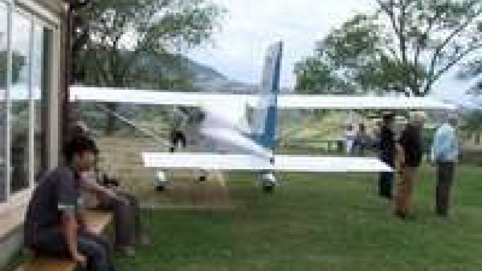 Esibizioni di volo acrobatico all'Aeroclub San Marino