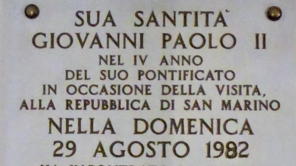 Giovani Paolo II e il Titano