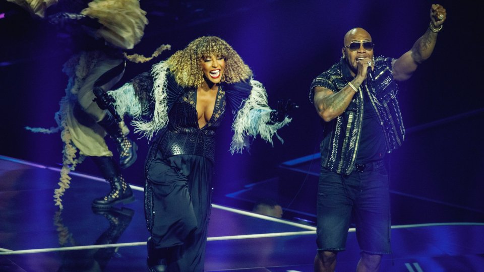 Eurovision: su il sipario, Senhit e Flo Rida chiuderanno la finale
