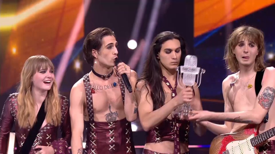 @eurofestivalnewsI Måneskin trionfano all'Eurovision, Damiano: "Il Rock'n roll non morirà mai"