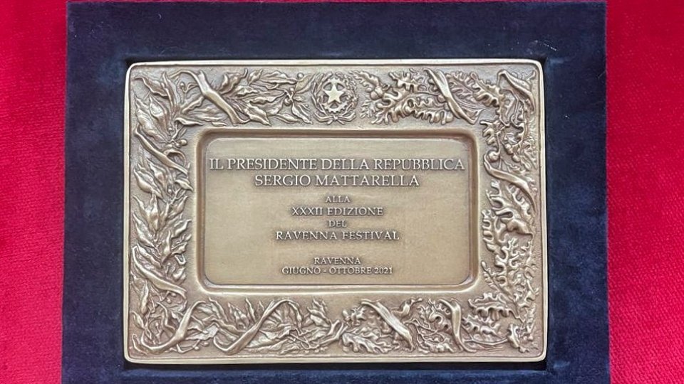 La targa del presidente della Repubblica a Ravenna Festival 2021