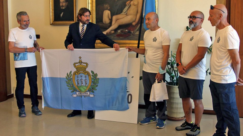 La consegna della bandieraNel video le interviste a Giovanni Francesco Ugolini e al segretario Pedini Amati