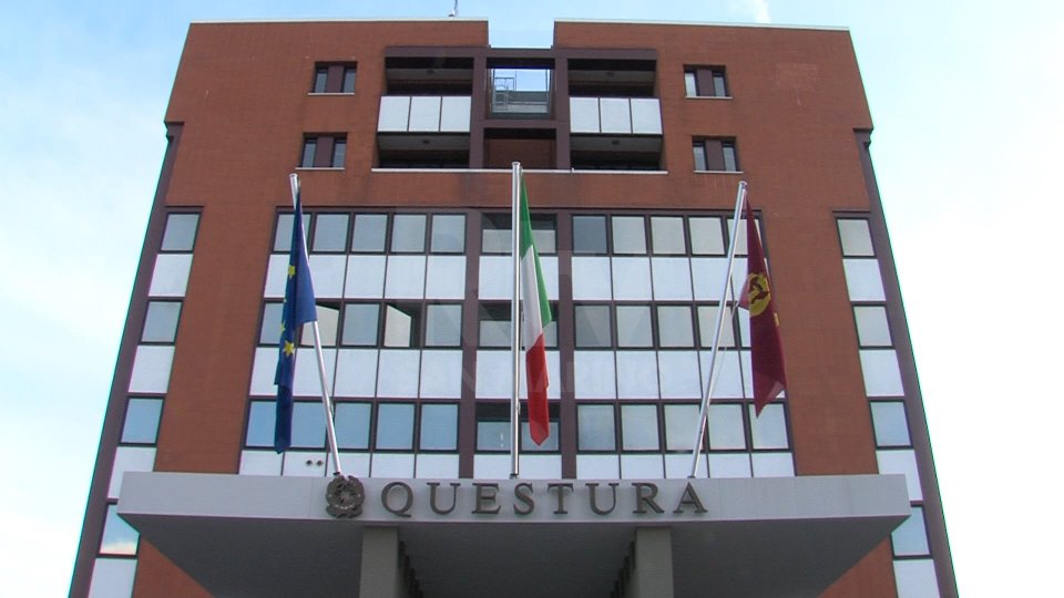 Rimini: arrestato 56enne accusato di atti sessuali dalla figlia