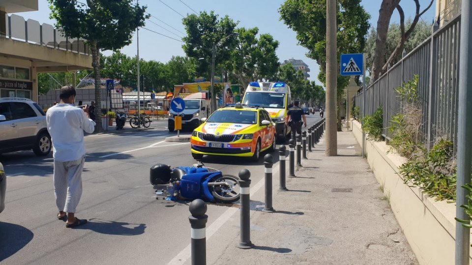 Incidente tra auto e scooter a Marebello: 25enne finisce al Bufalini