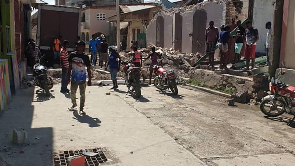 Haiti: si continua a scavare tra le macerie. In arrivo la tempesta tropicale Grace