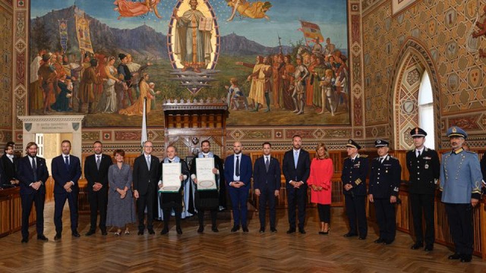 Segreteria Affari Esteri: Conferimento Onorificenze della Repubblica Italiana agli Ecc.mi Capitani Reggenti