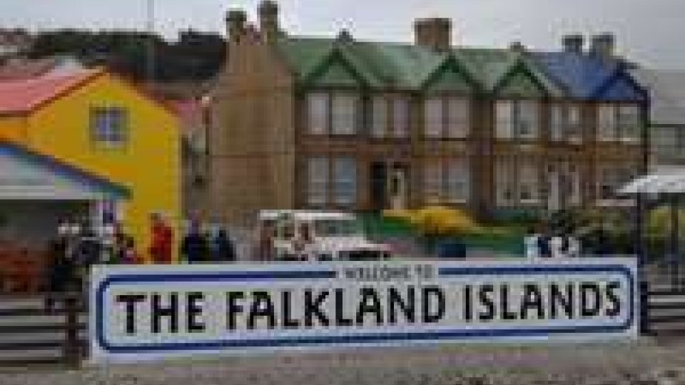 Trovato giacimento petrolifero alle Falklands: si riapre la contesa tra Argentina e Regno Unito