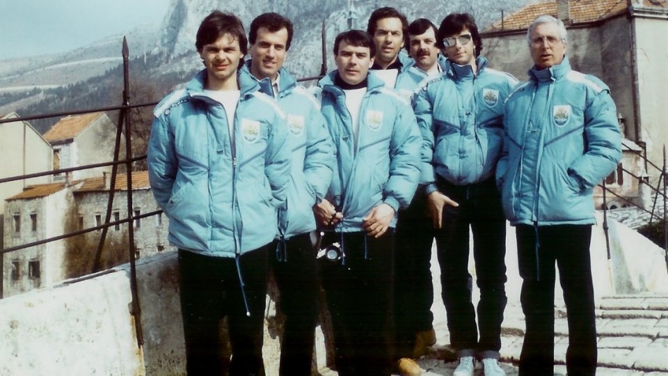 Carlo Franciosi insieme alla delegazioni olimpica di Sarajevo 1984