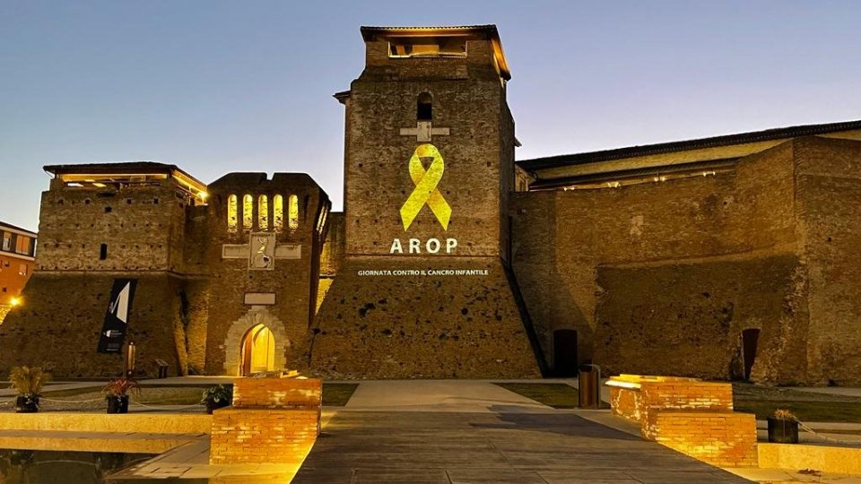 Giornata Mondiale contro il Cancro Infantile, Arop illumina Castel Sismondo
