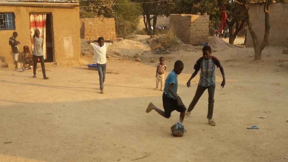 Solidarietà: maglie, scarpe e palloni da calcio verso le missioni in Congo