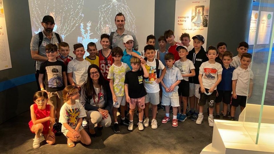 I piccoli calciatori sammarinesi della Serravalle Academy e A.C. Juvenes Dogana in visita al Padiglione del Titano a Expo 2020 Dubai