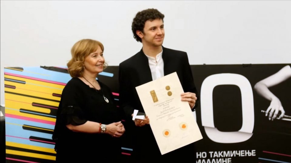 Il violoncellista Francesco Stefanelli premiato a Belgrado