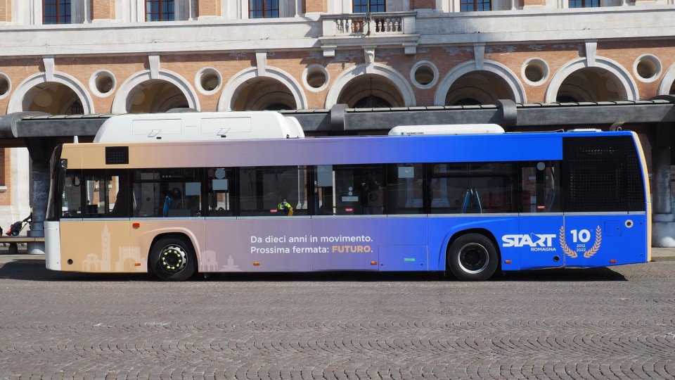 Trasporti: decennale Start Romagna, bus con livree speciali