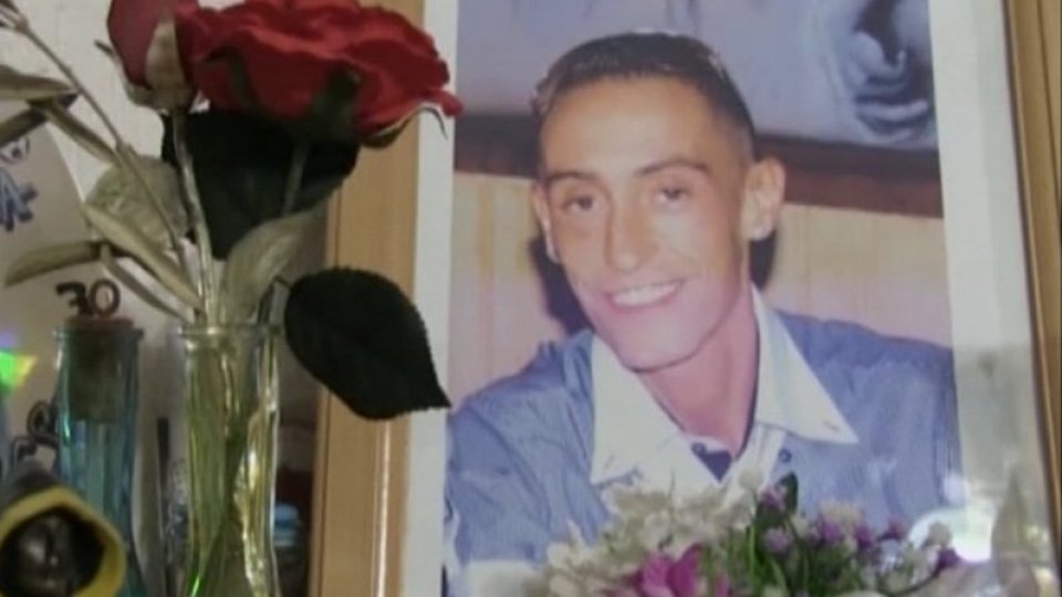 Morte Stefano Cucchi, Cassazione condanna a 12 anni di carcere due carabinieri: "Fu punizione corporale"